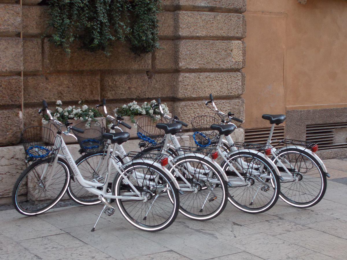 Accademia 4*