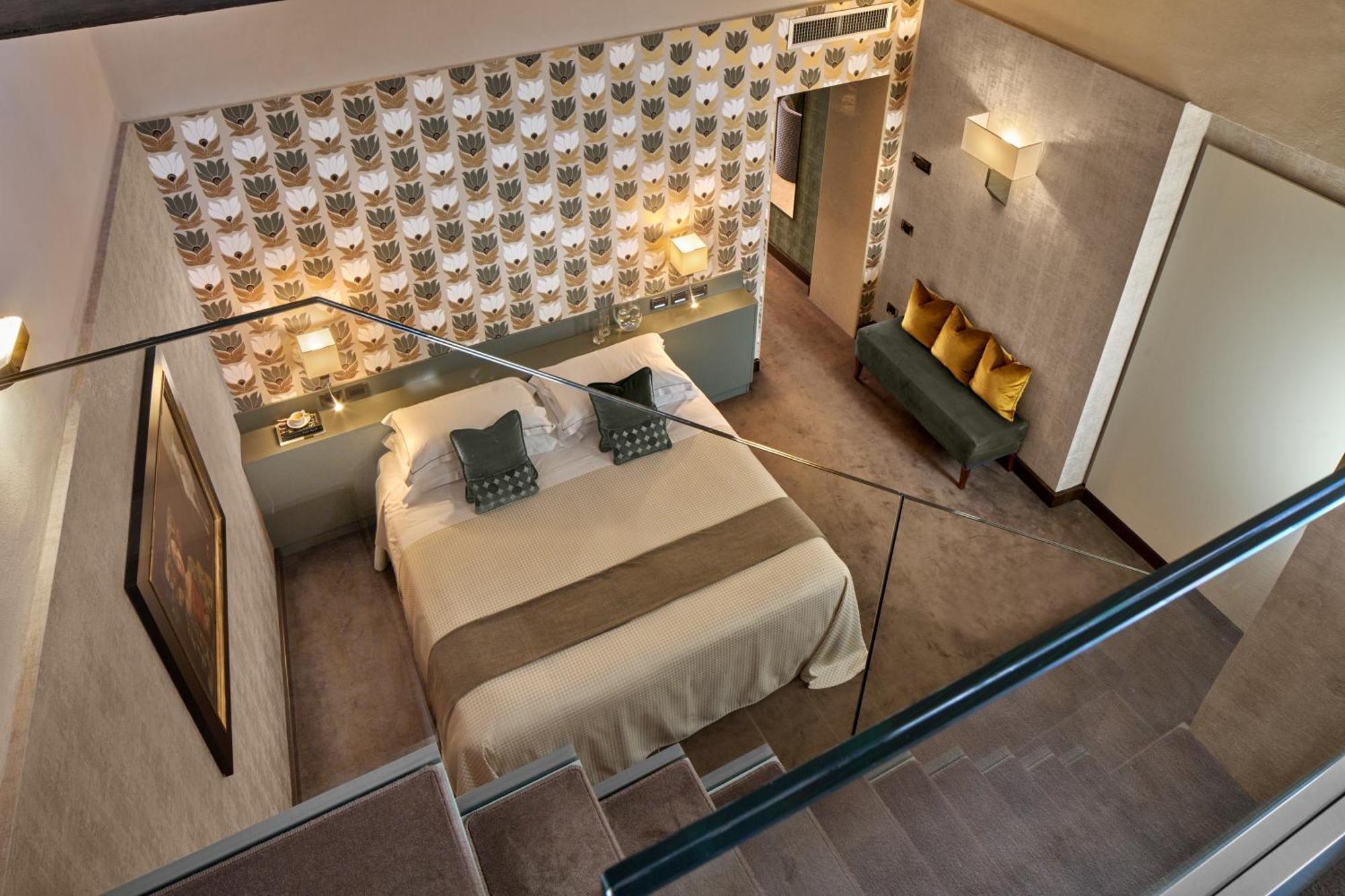 Hotel Accademia 4*