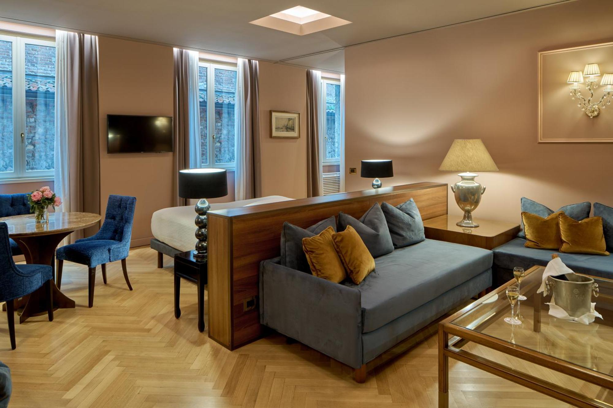 Hotel Accademia 4*